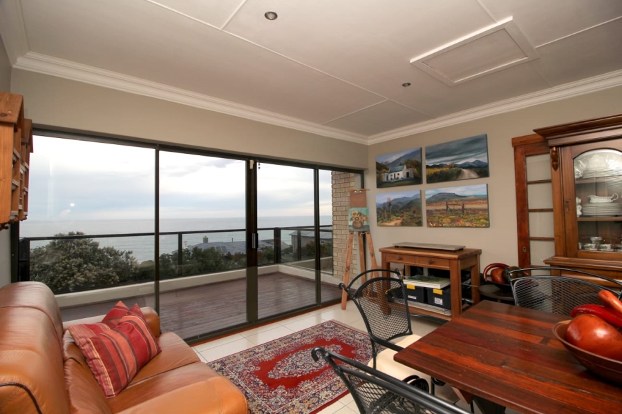 5 Bedroom Property for Sale in Village On Sea Western Cape